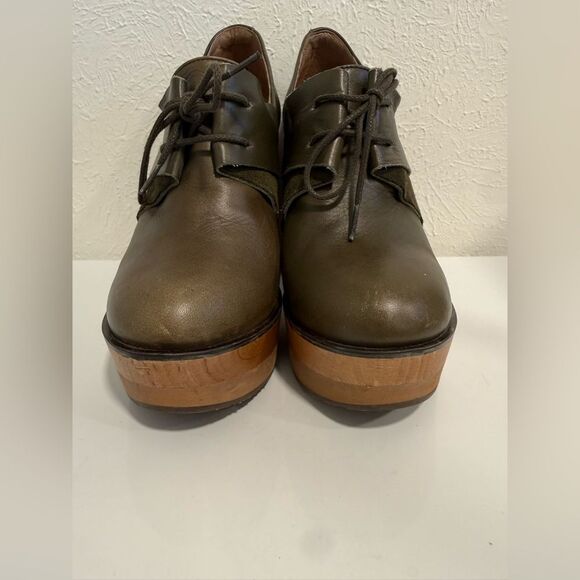 ANTHROPOLOGIE Cubanas Olive Leather Platform Oxford Clogs – Size 7 – VGUC - Picture 3 of 9